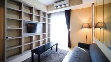Modern and Cozy 1Br at Grand Sungkono Lagoon Apartment