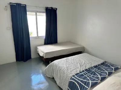 Apartment in Montagne Charlot with a stunning view of the lagoon Отели рядом с достопримечательностью «Пуэнт Котон Бич»