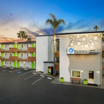 SureStay Hotel by Best Western San Diego Pacific Beach Отели рядом с достопримечательностью «Пасифик-Бич»