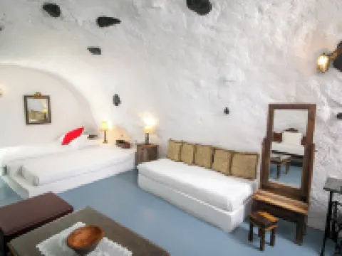 Alexander's Suites Hotels in Finikia