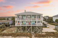 Poseidon by AvantStay on the Beach Two Ocean Facing Balconies Hot Tub Hotels in Folly Beach