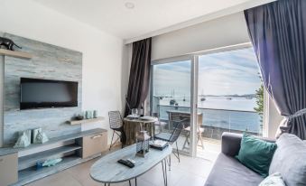 Seafront Flat with Excellent Sea View in Bodrum