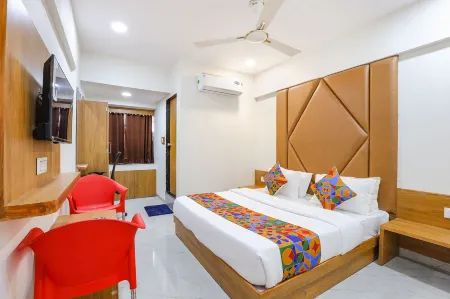 FabHotel Crystal I - Gandhinagar Отели рядом с достопримечательностью «GH 7 & Press Circle»