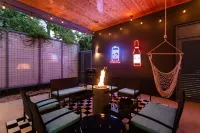 Private Mini Golf and Covered Fireplace Lounge - Bungalow