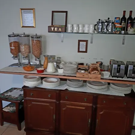 Ainslie Manor Guest House