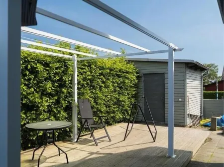 5-Bed-Rooms House with Jacuzzi, Free Parking, and 2 Toilets-Bath in Malmö