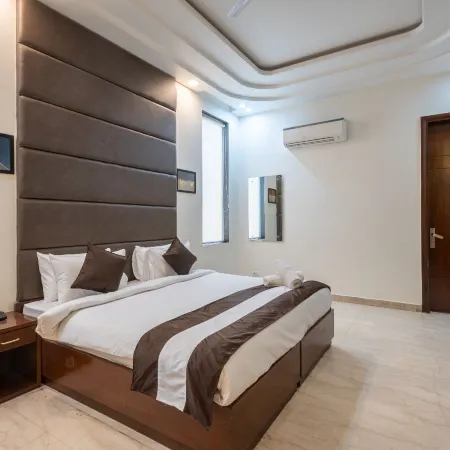 Hotel Florence and Banquets By Elite Sol