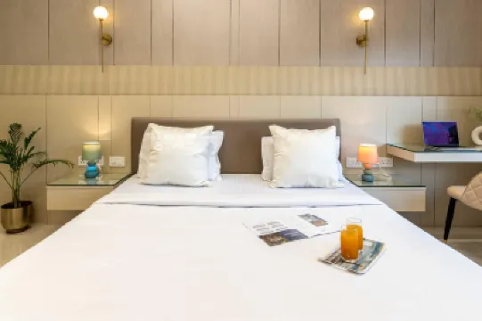 Homlee-Heaven in Hills 1BHK-Parking-Lift-Tapovan Hotels in 