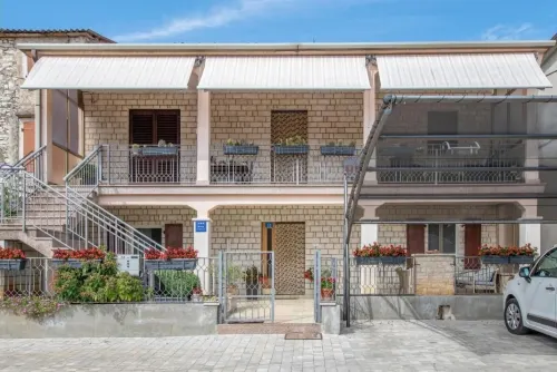 Comfortable Apartment in Umag With Parking Space Hotels in Murine