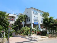 Rooms and Apartments Sally Hotels near Balbi Arch