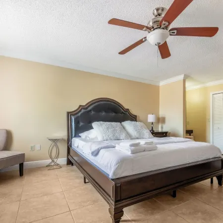 Sarasota 3Br | Pet-Friendly, Fenced Yard