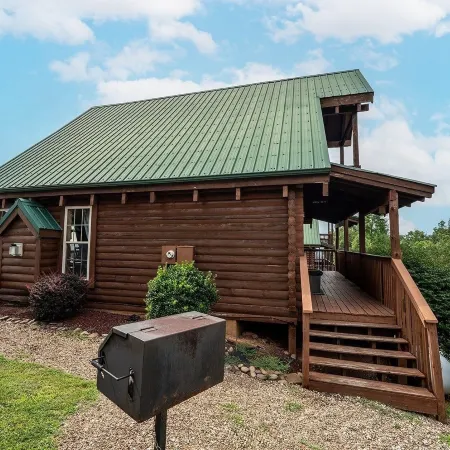 Graceful Awestruck Perfect Mountain Views with Pool Access by RedAwning
