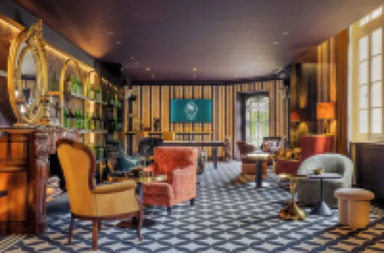 Château Jeanne & The Forest