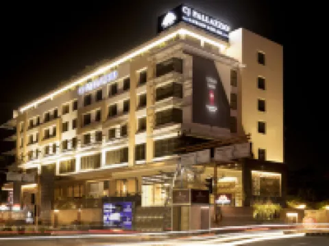 CJ Pallazzio,Salem โรงแรมในเซเลม