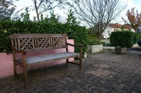 Hôtel Bomotel Отели в г. Вильбре