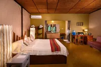 Jungle Hut Hotels in Sholur