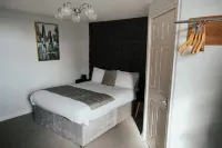 Hotels 247 Hotels in Stow Hill