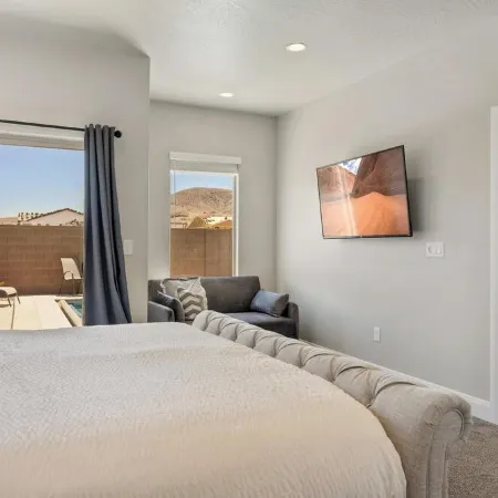 Luxury 5BR Wellness Retreat w/ Private Pool, Hot Tub & Cold Plunge Near Zion
