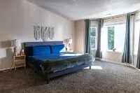 Family-Friendly Home with Hot Tub and BBQ