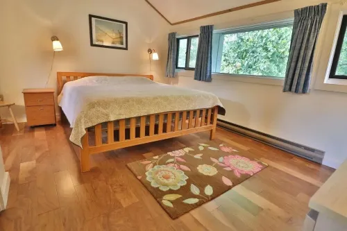 Flying Moose Lodge - Beautiful 4BR 2BA single family home with shuttle to Loon