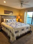 Bring the whole family to enjoy hot tub, deck & beautiful mountains in Ruidoso