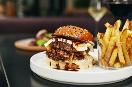 Kinley Cincinnati Downtown, a Tribute Portfolio Hotel