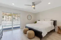 DESIGNER 4-bedroom 2 Bath POOL, SPA & ARCADE! Santa Clarita Valley