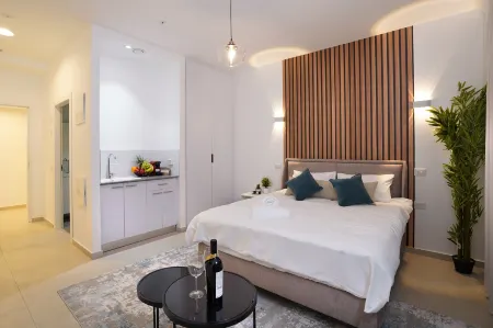 Hi - Yam SeaView Apartments & Suites