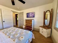 Joy's Place - 3BR/2BA Cottage in the Heart of Oxford!