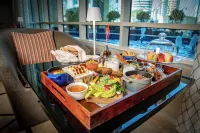 DoubleTree by Hilton Fujairah City - breakfast