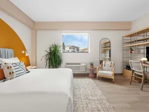 HiBird- Apartment and Suites Hotel