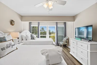 Bay Point Golf Villas by PHG