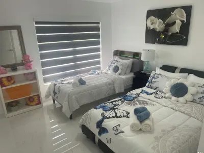 Spacious 5 bedroom home with WiFi and air conditioning in charming Brandon.