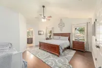 Beautiful Pool home on 2.5 acres with a serene country feel with urban location Hotels near The Quarry Splash Pad at Williamson County Southwest Regional Park