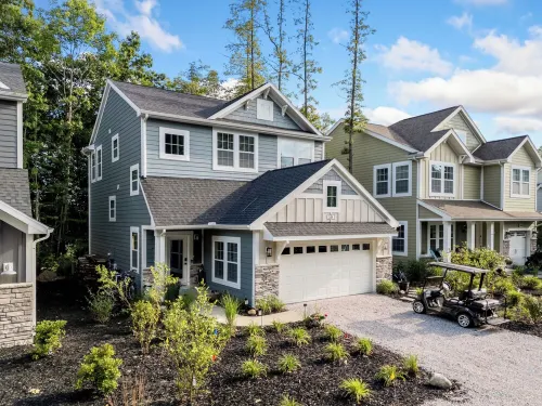 Dog-Friendly lakehouse with gameroom & patio. Golf Cart included for summer 2025