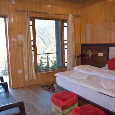 Pine Palace Homestay Rooms