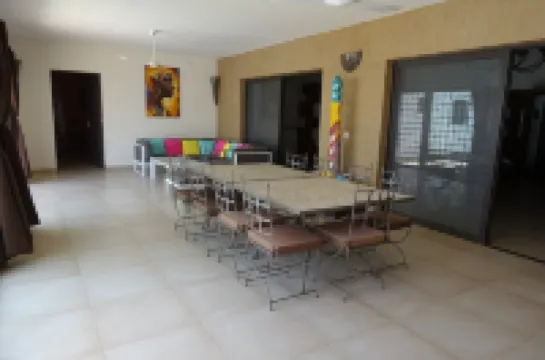 Charming villa with 5 bedrooms, 4 bathrooms with swimming pool and magnificent tropical garden. Hotels in Ngaparou