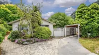 Rare Gem in heart of Central Queenstown next to supermarket and gas station