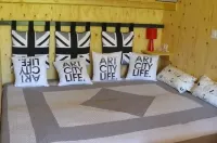 Cabin fully equipped, comfortable, quiet, in the Bay of Mont Saint-Michel Hotels in Avranches