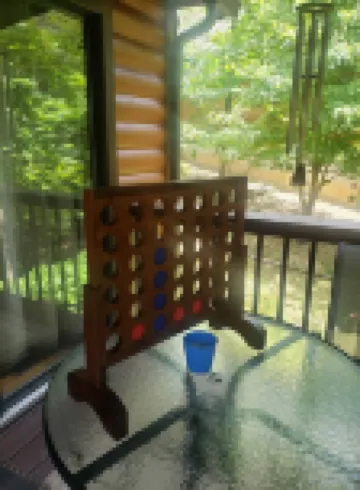 Cozy peaceful cabin with games, massage chair and fire pit! Bring your kayaks!!