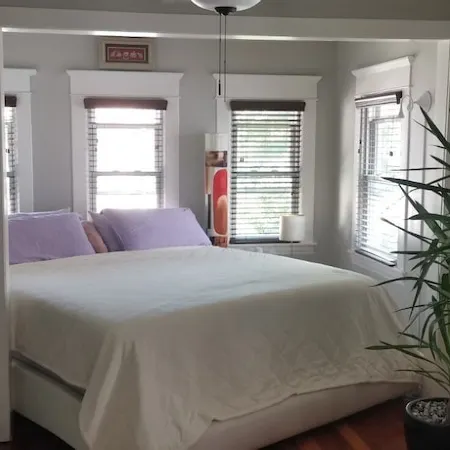 Charming 3 bed/2 bath town home with gorgeous back yard