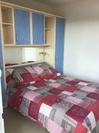 T2 Cabin 35 m² 4 to 6 People Very Pleasant, Incredible View of the Lake, Classified  .