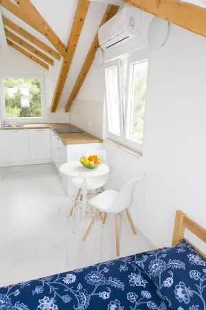 Beautiful Sea View Studio Apartment AGAPE: suits 2 Отели в г. Orebic