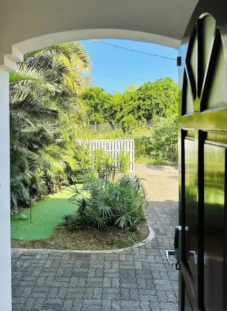 Villa privé au nord de l'île avec piscine et toboggan Отели рядом с достопримечательностью «Notre Dame Auxiliatrice»