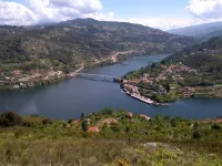 Chalet overlooking the Douro Hotels in Cinfaes