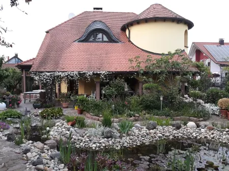 Feriendomizil Sonnenschein Отели рядом с достопримечательностью «London Bus»