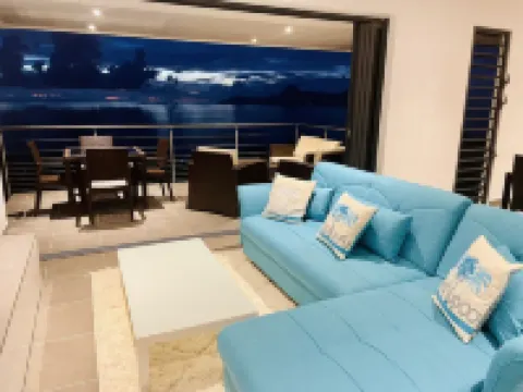 House with private pool Hotels in Punaauia