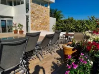 Ocean Villa. 100feet from beach and private Hotels in Sisal