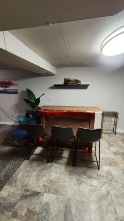 15th St VRBO - 4bd, 2ba only 1mi to Downtown