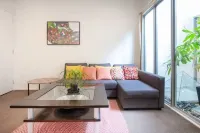 Secluded Stylish Modern 3 Level Townhouse. Secluded but Minutes to Parks,shops